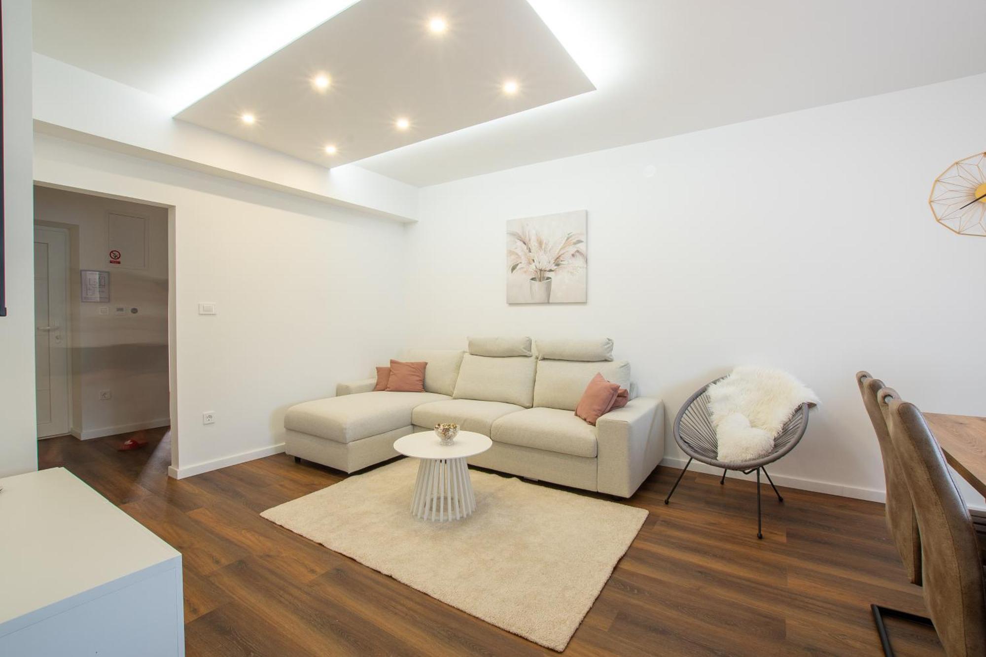 אוטוצאץ Apartman Valentina - Self Check In And Check Out מראה חיצוני תמונה