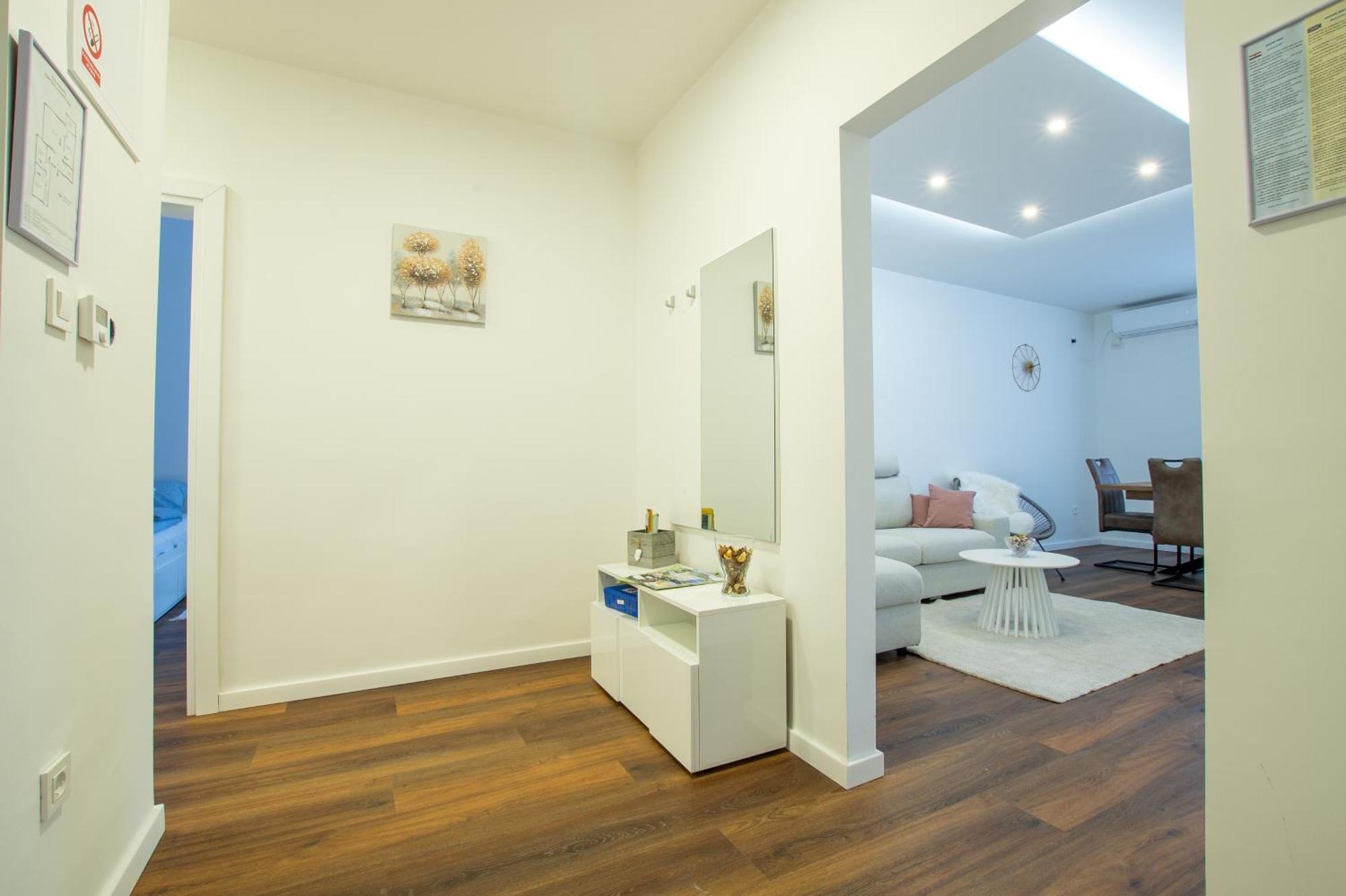 אוטוצאץ Apartman Valentina - Self Check In And Check Out מראה חיצוני תמונה